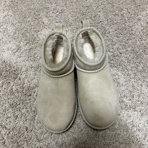 Ultra Mini Uggs Mustard